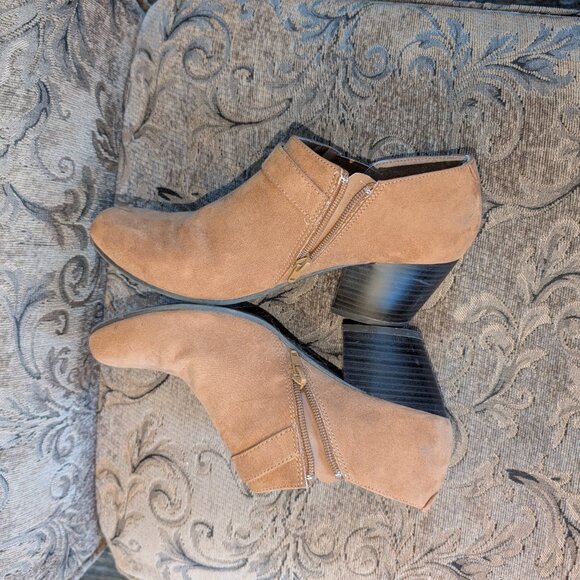 EUC AMERICAN EAGLE WOMEN'S CARA BUCKLE SHOOTIE SIZE 9 - Picture 4 of 6